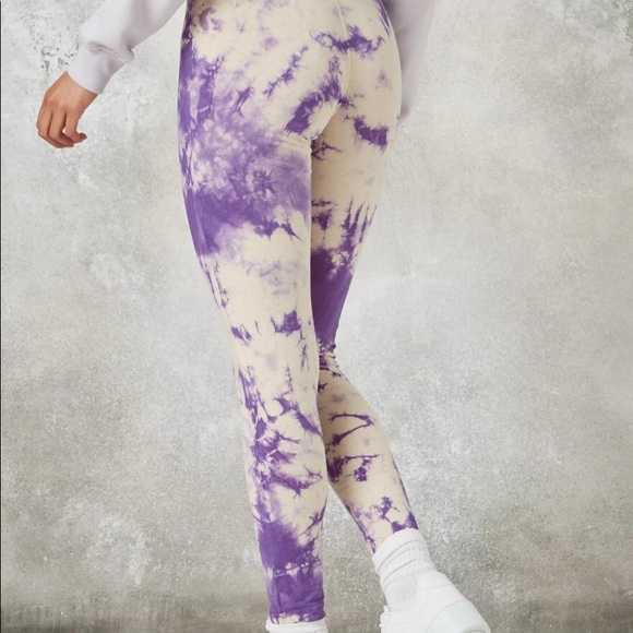 Tie Dye yoga pants !! Super comfortable and trendy - Picture 5 of 11